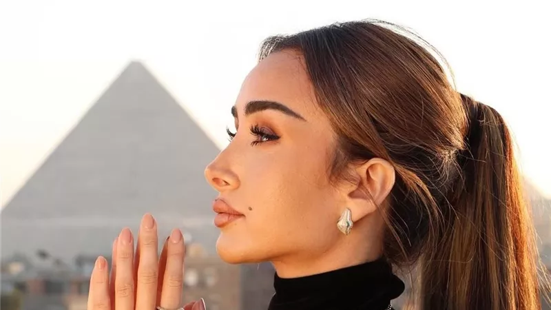 هنا الزاهد تتألق أمام الأهرامات وتعلن عن فخرها بـ