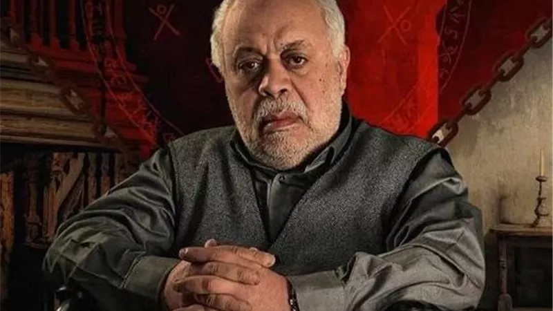 ننشر أخر تطورات الحالة الصحية لنقيب الممثلين أشرف زكي (خاص)