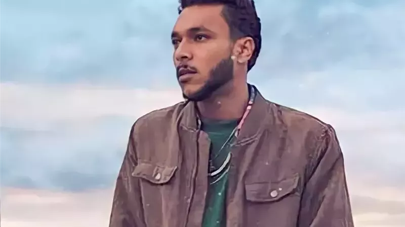 ويجز يهنىء هدى المفتي وخالد مختار على نجاح 