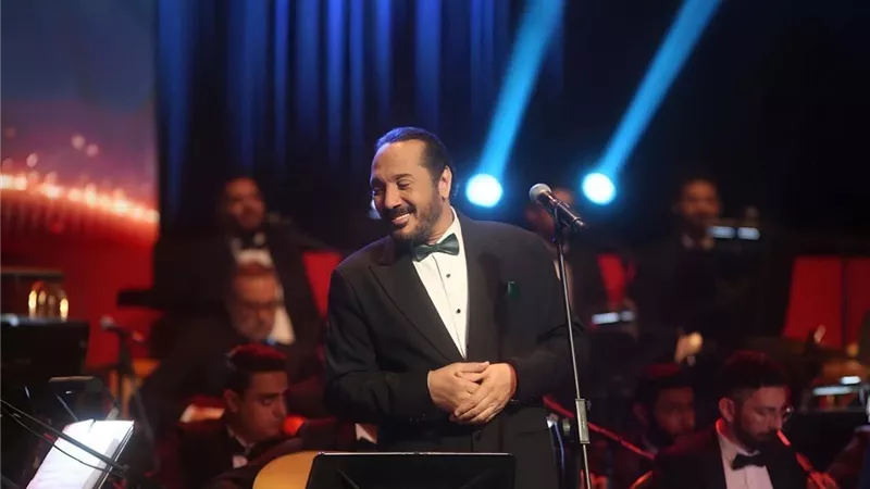 بمناسبة 100 غنا ..على الحجار يحيي حفل غنائي بدار الاوبرا 