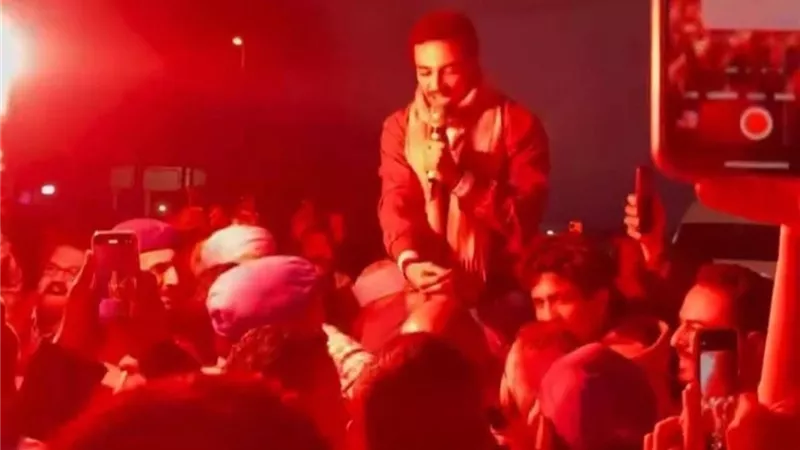 أحمد غزي ينتهي من تصوير مسلسل قهوة المحطة و يحتفل بـ الشماريخ 