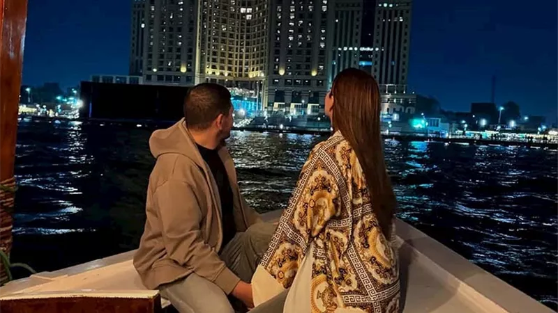 تصدرت التريند.. نسرين طافش في رحلة نيلية مع زوجها وتخفي ملامحه