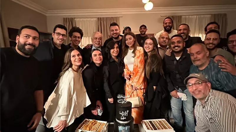 بحضور أشرف زكي.. احتفال فريق عمل مسلسل 