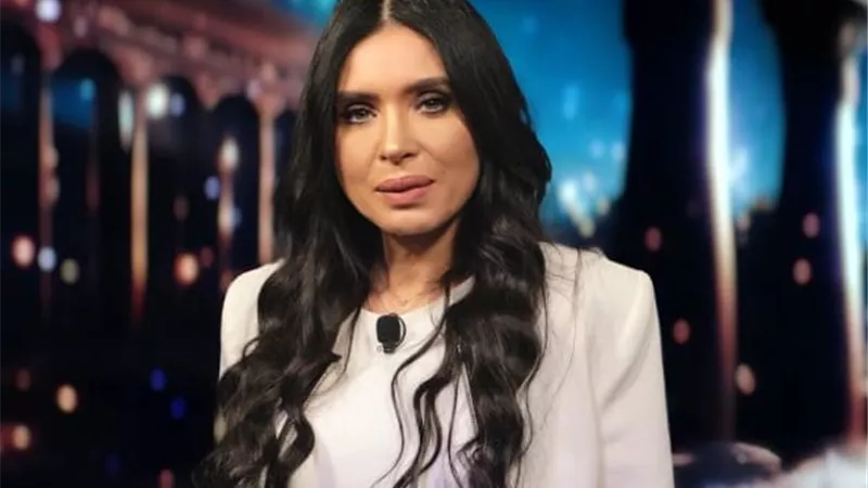 دينا تنهار بالبكاء على الهواء بعد رسالة والدتها وتكشف عن إصابتها بالسرطان