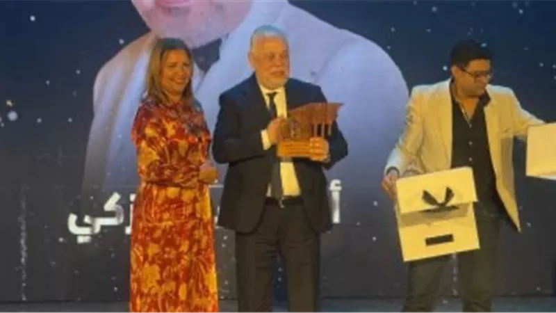 تكريم خاص لأشرف زكي فى افتتاح مهرجان الفضاءات المسرحية 