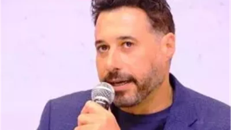 قعده مكانه.. موقف محترم من أحمد السعدني تجاه كمال أبو ريه| فيديو
