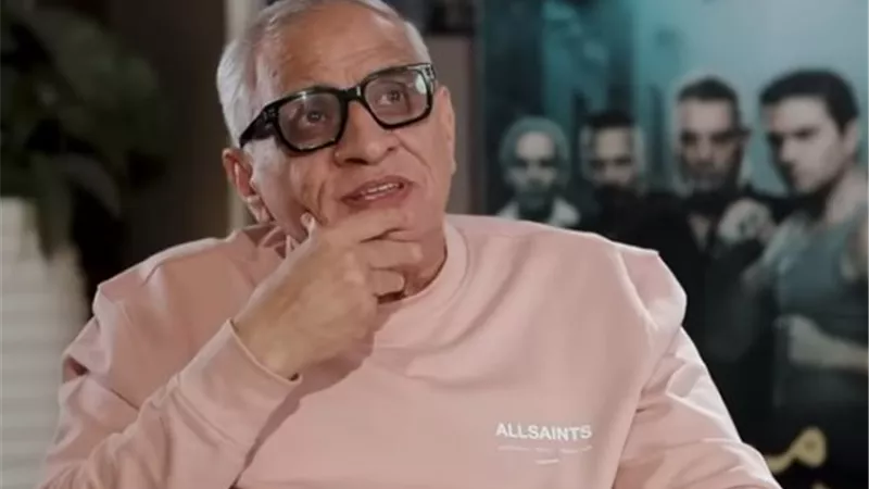 وصفه بالخائن .. أحمد السبكي يروي تفاصيل خلافه مع المخرج محمد خان 