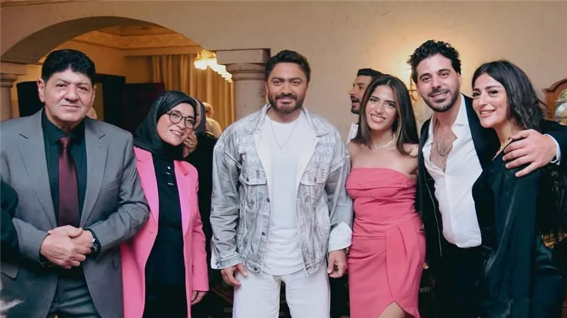عمرو عاكف يحتفل بخطوبته بحضور نجوم الفن| صور