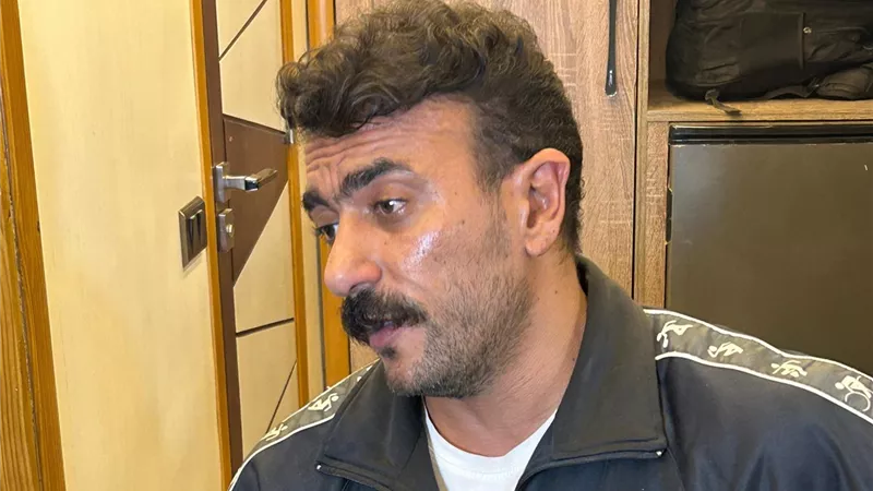 فى جميع المناسبات .. أحمد العوضي يكشف سر ارتدائه 