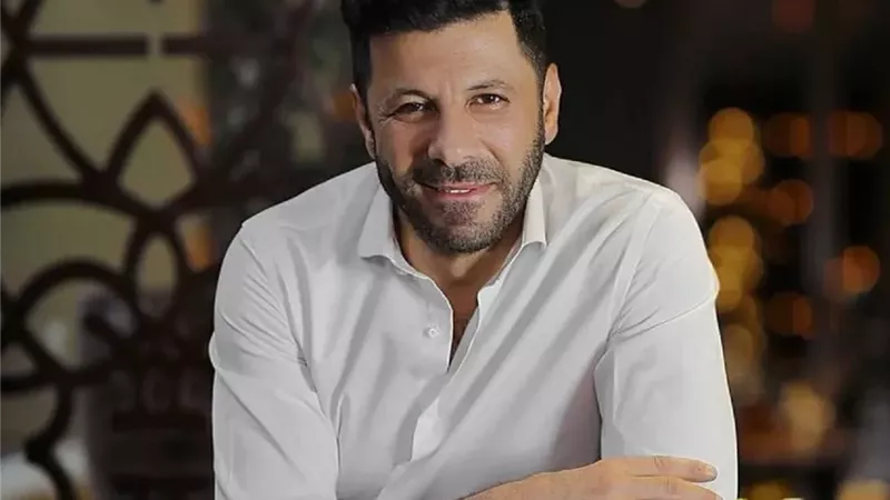 الموهبة أهم من المظهر.. إياد نصار يتحدث عن صناعة الفن المصري