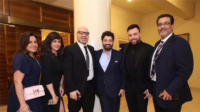 بحضور مدين ونجوم الفن.. صور جديدة من حفل  محمد عبده بالقاهرة