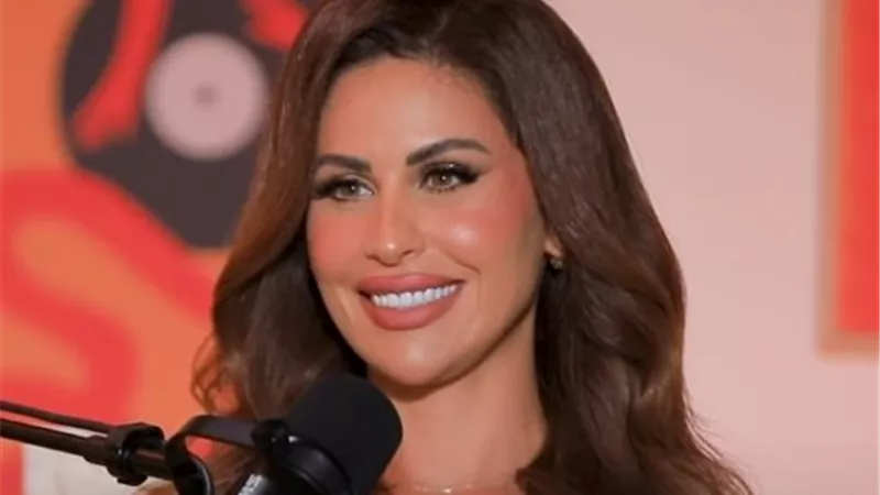 مليش في التربية الحديثة.. مي سليم تتحدث عن علاقتها بابنتها لي لي  