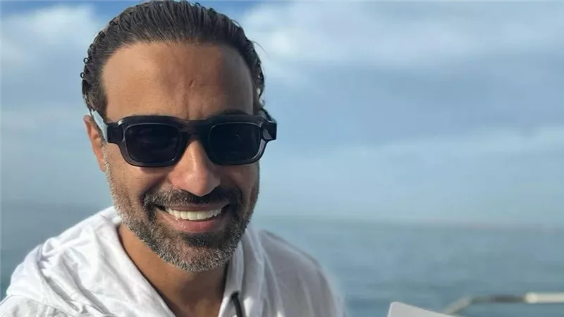 أحمد فهمي يروج لمسلسل إبن النادي: قريبا