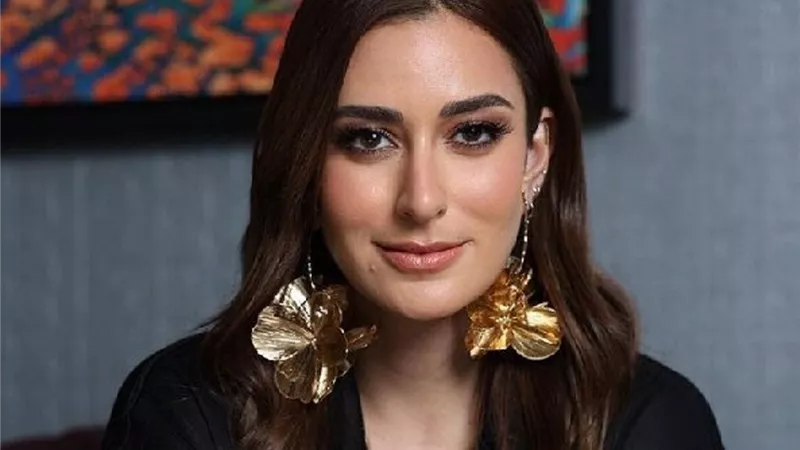 بسبب صورة .. جميلة عوض تحرج أمينة خليل | فيديو