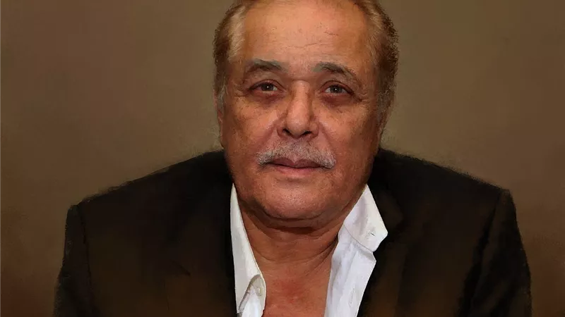 في ذكرى ميلاده.. مراحل صنعت نجومية الساحر محمود عبد العزيز  وهذه وصيته الأخيرة لأولاده
