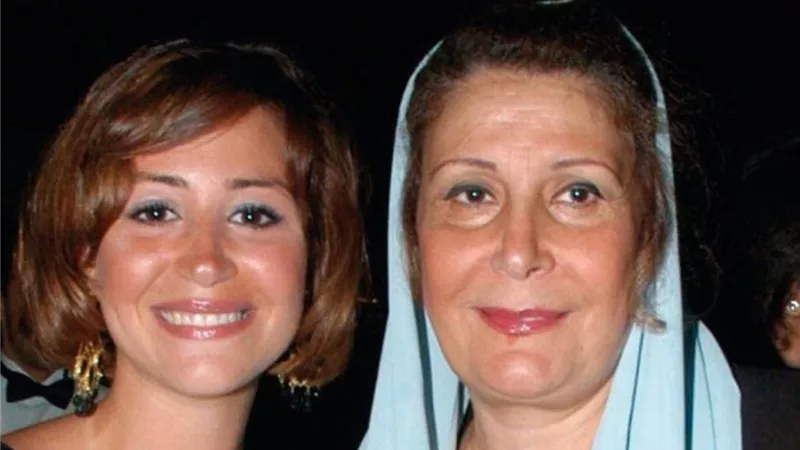 نقل زيزي مصطفى للمستشفى بعد تعرضها لأزمة صحية طارئة 