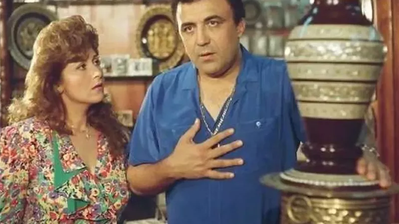 انهيار داليا زوجة الفنان عماد محرم أثناء تشيع جنازته|فيديو