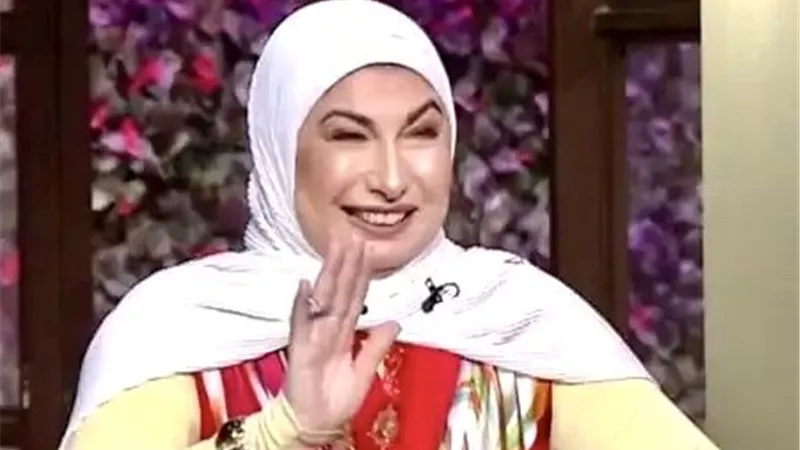 من سرطان الثدي إلي شبكية العين ..أزمات صحية متتالية للفنانة جميلة عزيز
