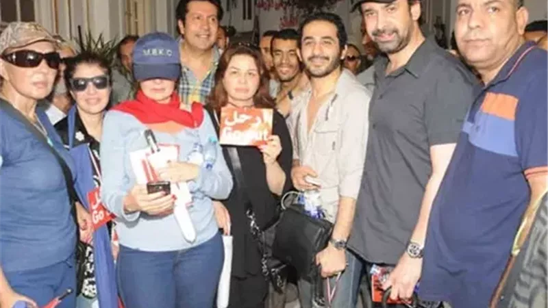 في ذكرى 30 يونيو.. كيف ساهم الفنانين في توعية الشعب والتصدي للأخوان
