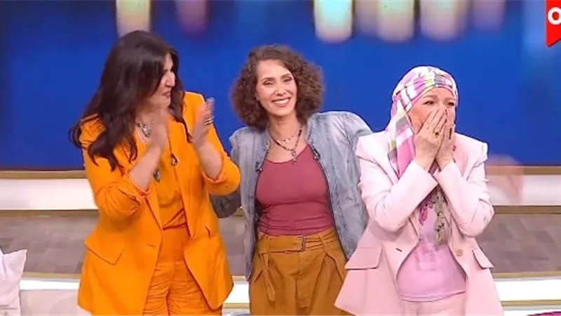 الخميس .. مشيرة إسماعيل وابنتها في ضيافة منى الشاذلي علي قناة ON