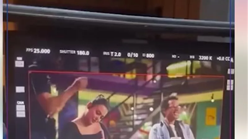 الجمهور يهاجم أسماء جلال بسبب مصفف الشعر ( فيديو)