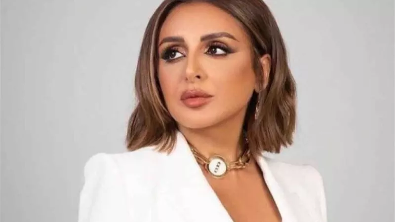 مستنينك ترجعي.. مدحت العدل يدعم أنغام بعد أزمتها الصحية الأخيرة