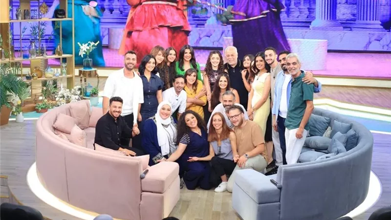 أشرف زكي و مواهب المعهد العالي للفنون المسرحية ضيوف مني الشاذلي 