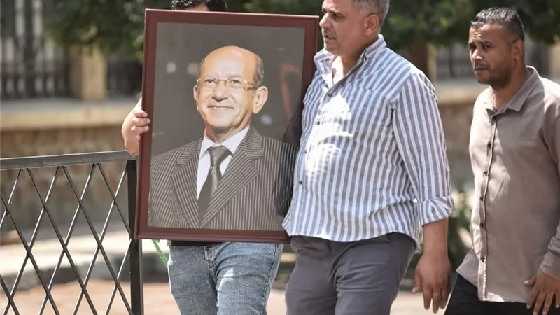 بحضور عدد كبير من نجوم الفن .. تشييع جثمان الفنان لطفي لبيب
