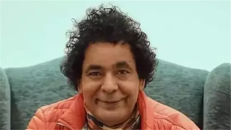 مصطفى كامل يكشف عن مكالمة مع محمد منير بعد خروجه من المستشفى