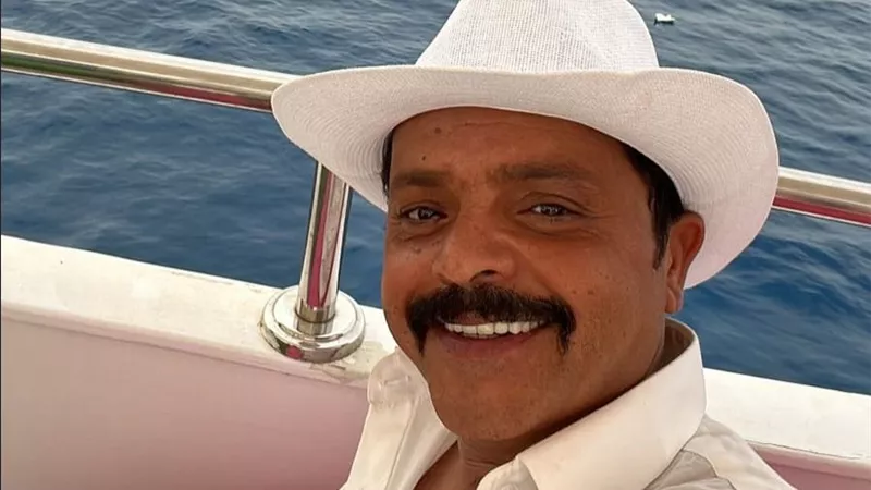 أنا مش مع المنع .. محمد هنيدي يعلق علي أزمة غلق التيك توك 