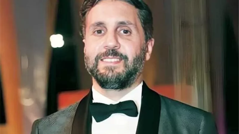  التليفون كان بيترج.. هشام ماجد يكشف كواليس مكالمته مع عادل إمام