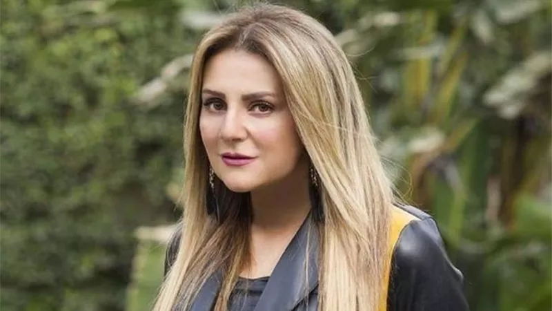 دي موهبة مش إهانة.. رانيا محمود ياسين ترد على وصف الفنانين بـ