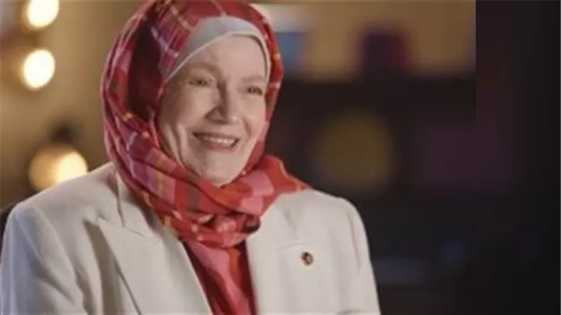 مشيرة إسماعيل: عادل إمام كان بيحمي زميلاته في مسرحية الواد سيد الشغال