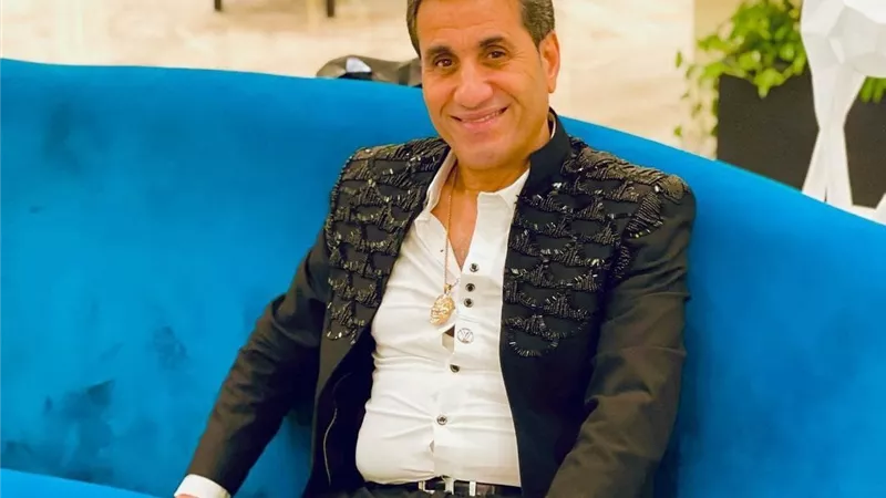 دولارات و يورو ومشغولات ذهبية ..القصة الكاملة لسرقة شقة المطرب أحمد شيبة
