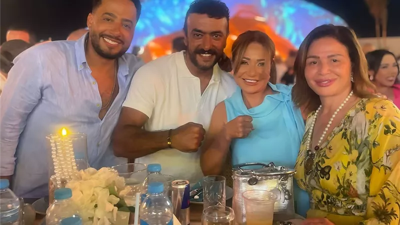 ليلى علوي تتألق في أحدث ظهور لها برفقة أحمد العوضي وإلهام شاهين