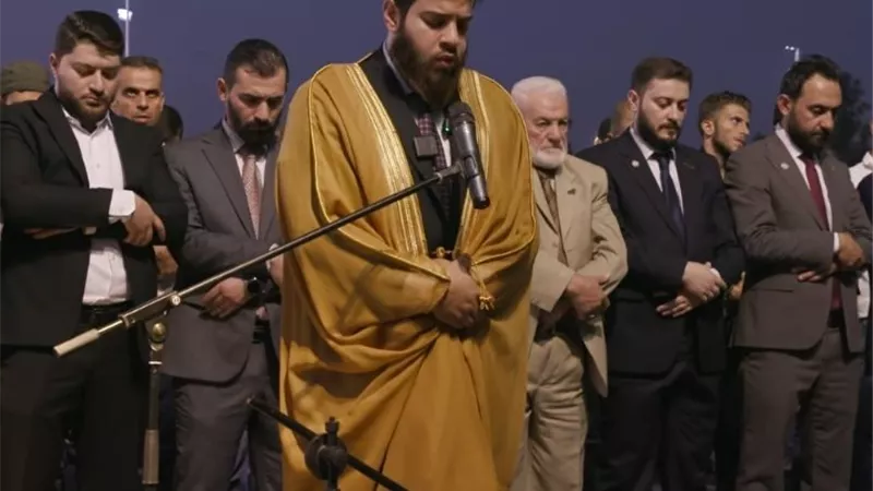 بعد إعتزاله الغناء .. أدهم نابلسي يؤم المصلين في سوريا
