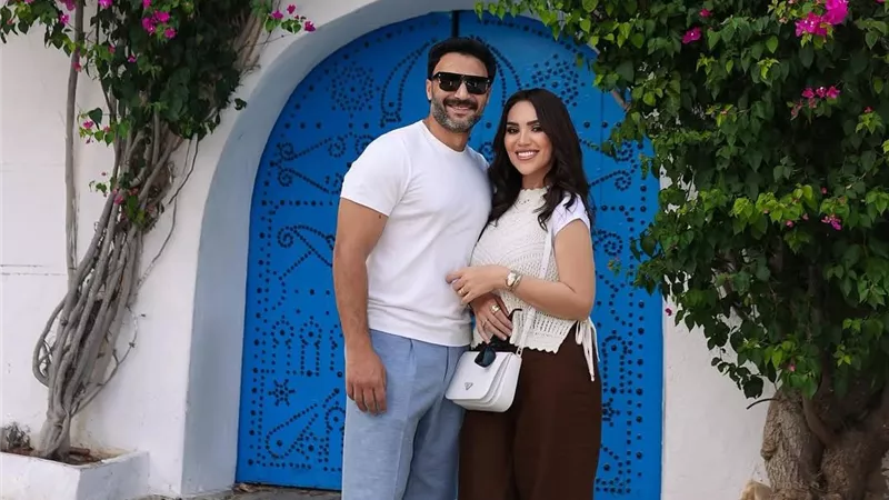 رسالة رومانسية من محمد العمروسي لزوجته مي فاروق في عيد ميلادها