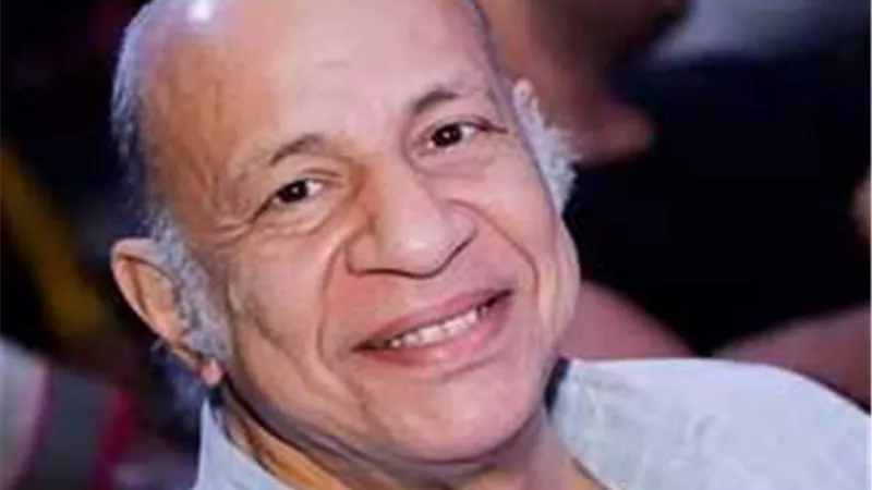 مراد مكرم عن تطورات حالة عيد أبو الحمد: يتم الآن تركيب جهاز تنظيم القلب