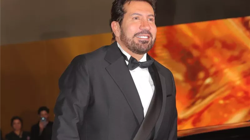 الفنان هاني رمزي يحتفل اليوم بحفل زفاف نجله بأحد كنائس القاهرة