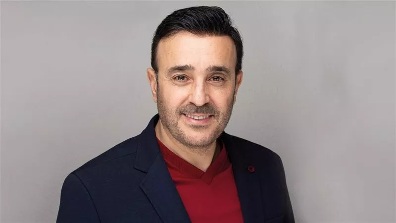 صابر الرباعي يعاني من النفاق و يكشف ضغوطه ومعاناته النفسية مع المقربين