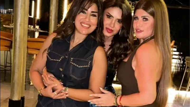نجلاء بدر تحتفل بعيد ميلادها بحضور نجوم الوسط القني 