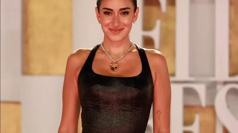 الفستان السبب.. حقيقة حمل أمينة خليل 