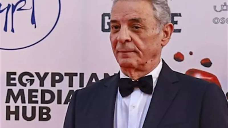 محمود حميدة: “يوسف شاهين لن يتكرر في عالم الفن.. واللي يقولي عيد فيلم تاني عبيط”