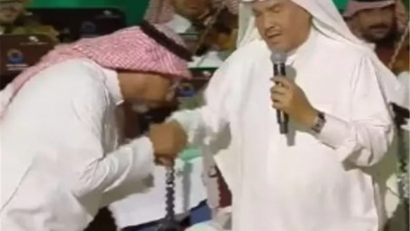 هاني فرحات يعلق على انتقادات ظهوره بالزي السعودي: الفن رسالة سلام