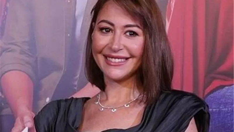 دبلة وقسيمة.. حقيقة زواج الفنانة منة شلبي بمنتج شهير
