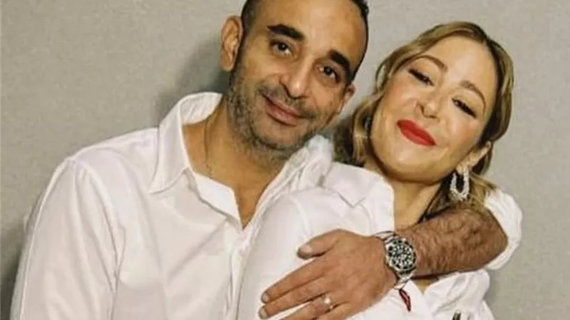 أحمد الجنايني يغير حالته الاجتماعية ويشير لمنة شلبي بعد إعلان زواجهما