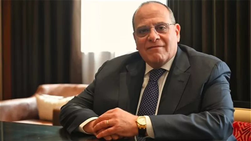 بالورود وتصفيق النجوم.. صادق الصباح يحتفل بـ 71 عامًا من النجاح الفني