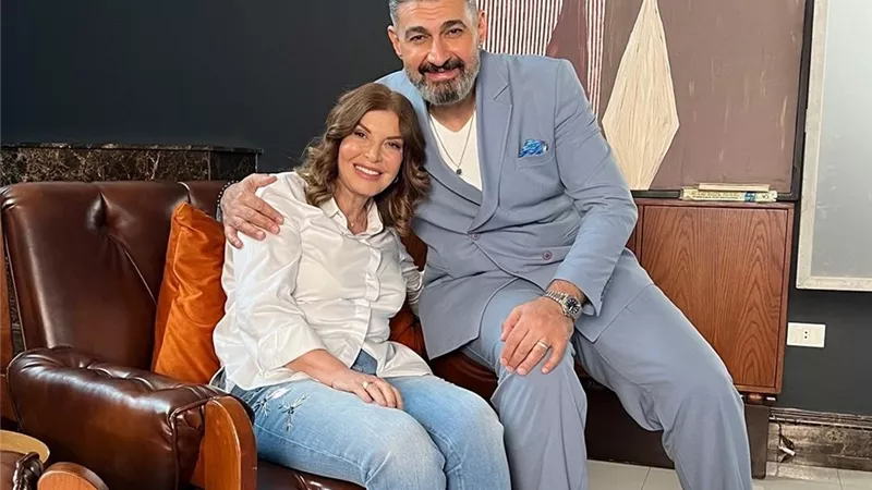 ياسر جلال يروج لمسلسل كلهم بيحبوا مودي بـ صور من الكواليس