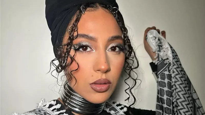 بسبب الكوفية الفلسطينية.. تقى الفوال تترك المسرح مجبرة خلال عرض في ألمانيا