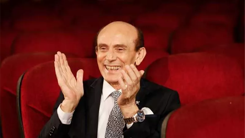 الرئيس السيسي يوجّه بمتابعة الحالة الصحية للفنان محمد صبحي وتقديم الرعاية الكاملة